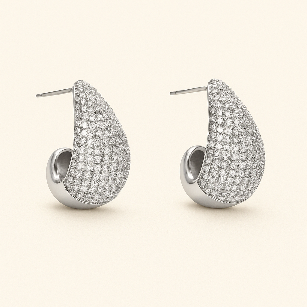 ELLA Silberne Wassertropfen-Ohrringe