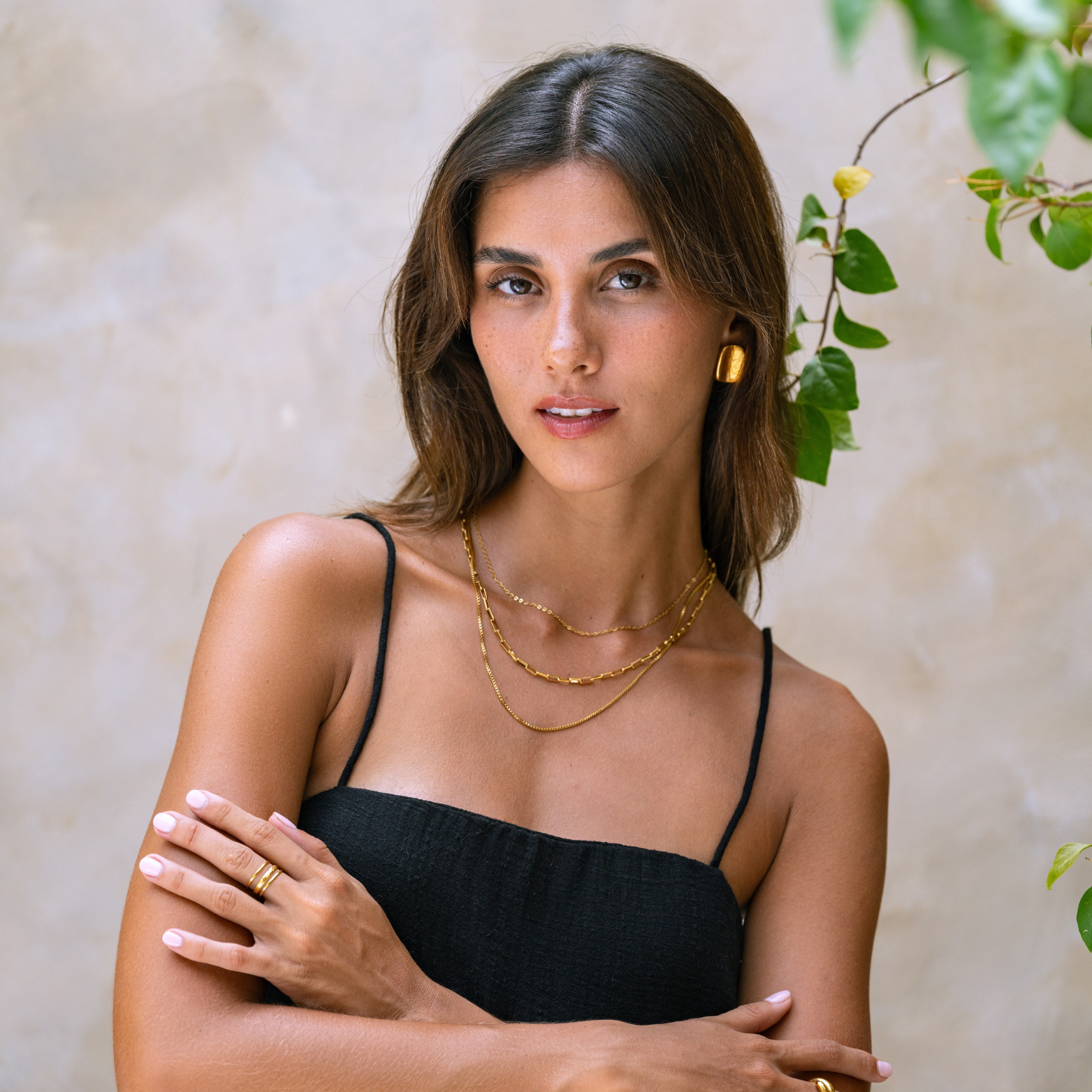 SOLARA Goldfarbener mehrlagiger Halskette