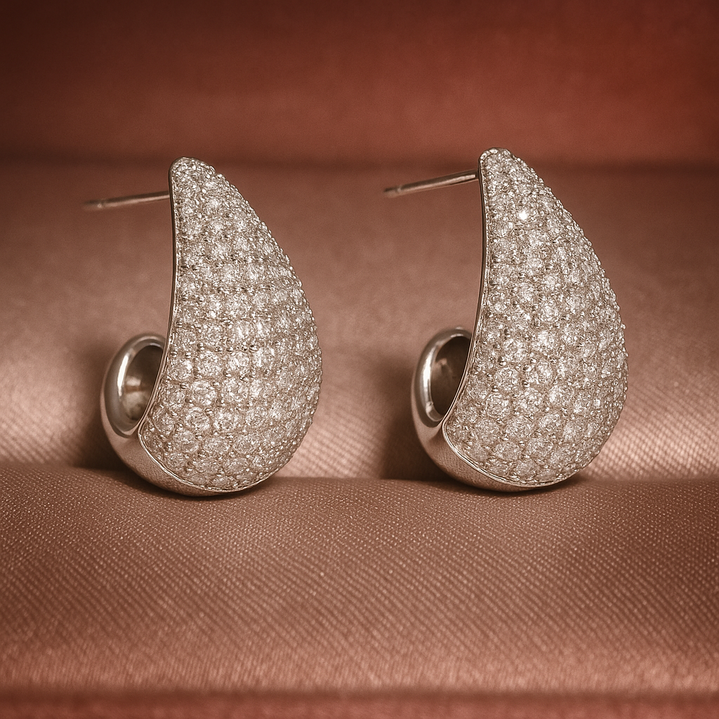 ELLA Silberne Wassertropfen-Ohrringe