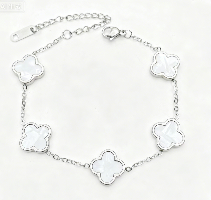 CLOVER Zilveren Armband