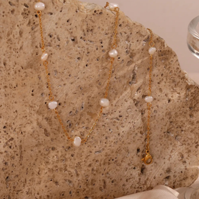 LANEY Gold Pearl Necklace 